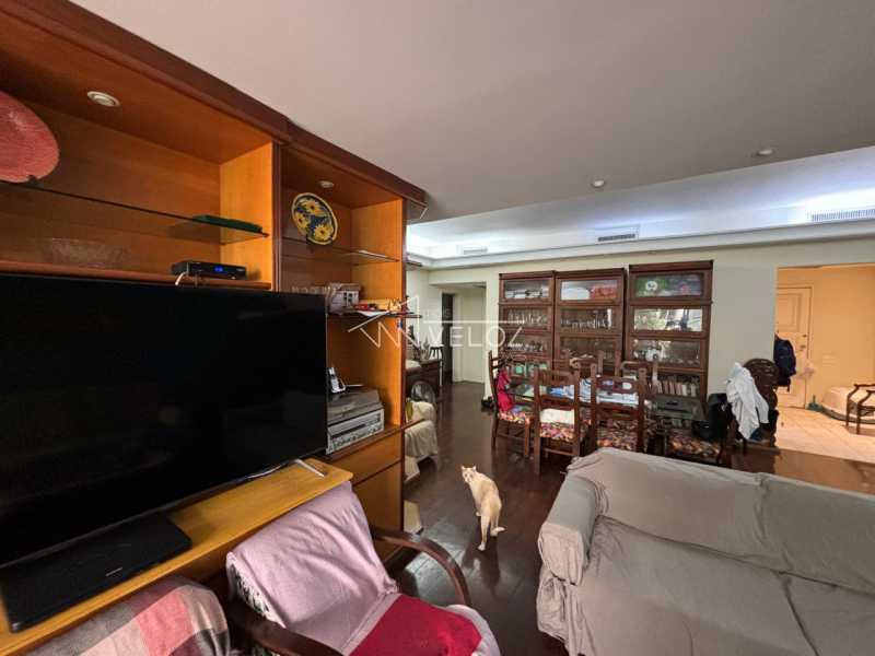 Apartamento à venda com 4 quartos, 180m² - Foto 5