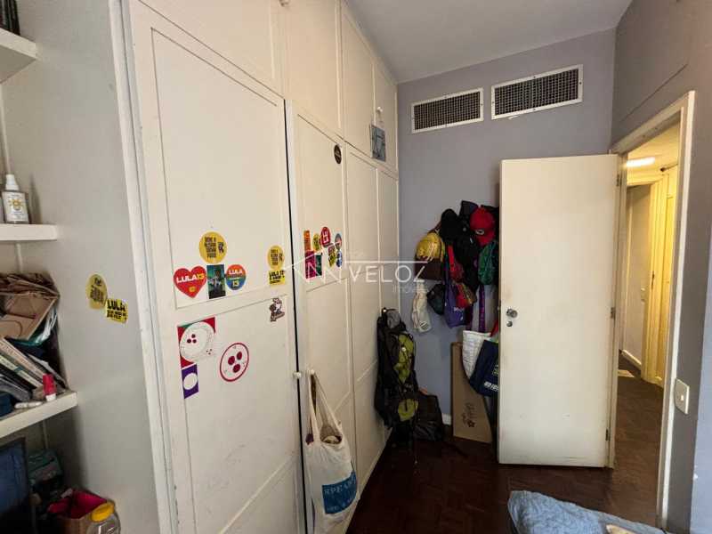 Apartamento à venda com 4 quartos, 180m² - Foto 13