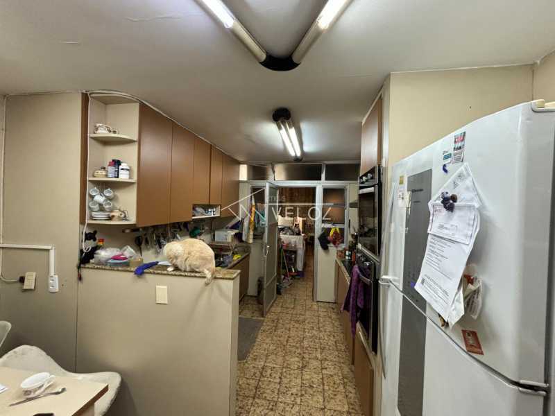 Apartamento à venda com 4 quartos, 180m² - Foto 24