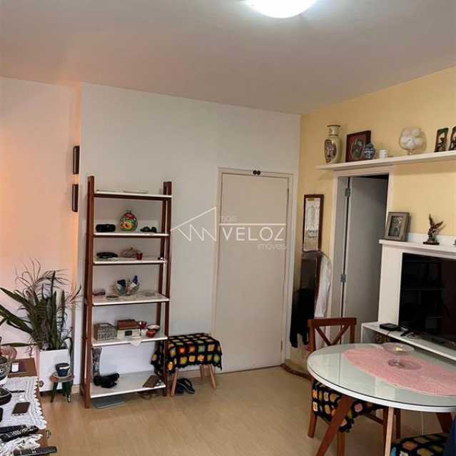 Apartamento à venda com 2 quartos, 64m² - Foto 2