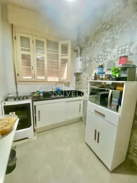 Apartamento à venda com 3 quartos, 200m² - Foto 18