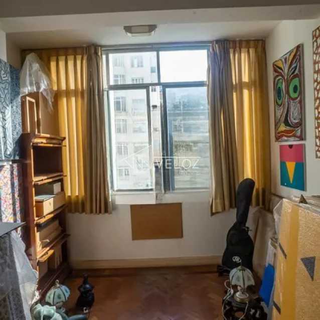 Apartamento à venda com 3 quartos, 265m² - Foto 2