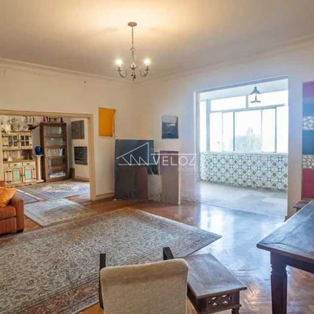 Apartamento à venda com 3 quartos, 265m² - Foto 3