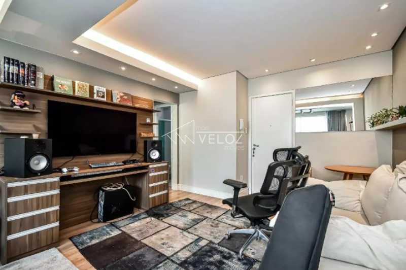 Apartamento à venda com 2 quartos, 68m² - Foto 4