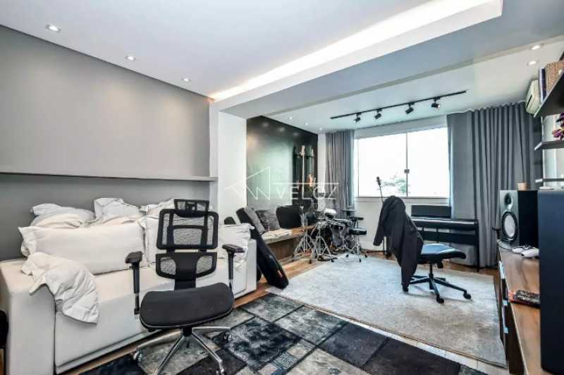 Apartamento à venda com 2 quartos, 68m² - Foto 1