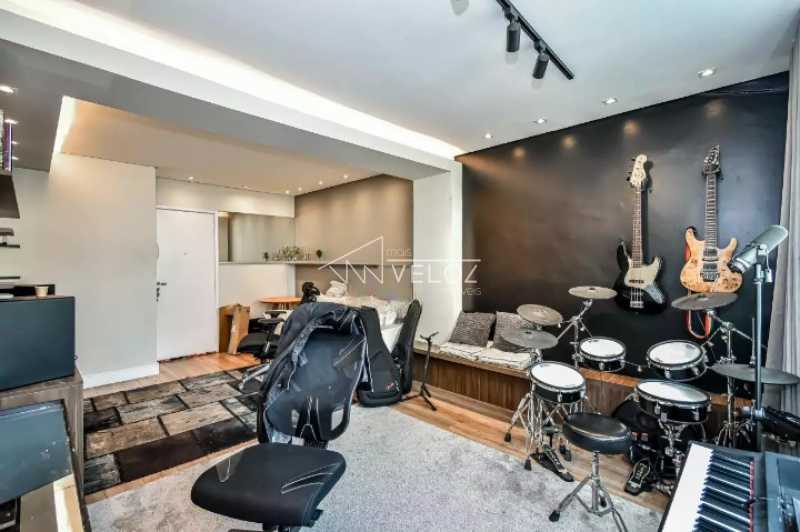 Apartamento à venda com 2 quartos, 68m² - Foto 2