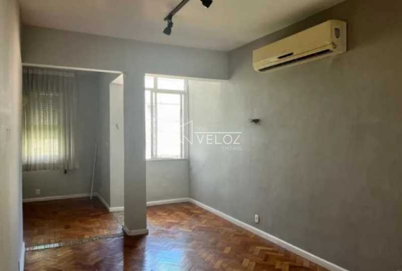 Apartamento à venda com 2 quartos, 63m² - Foto 3