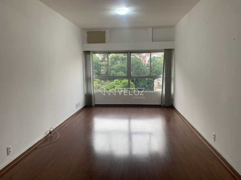 Apartamento à venda com 3 quartos, 120m² - Foto 2