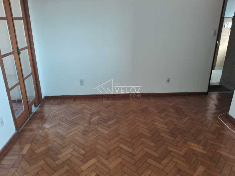 Apartamento à venda com 2 quartos, 75m² - Foto 1