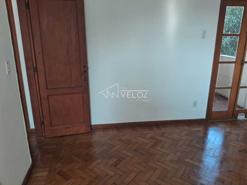 Apartamento à venda com 2 quartos, 75m² - Foto 12