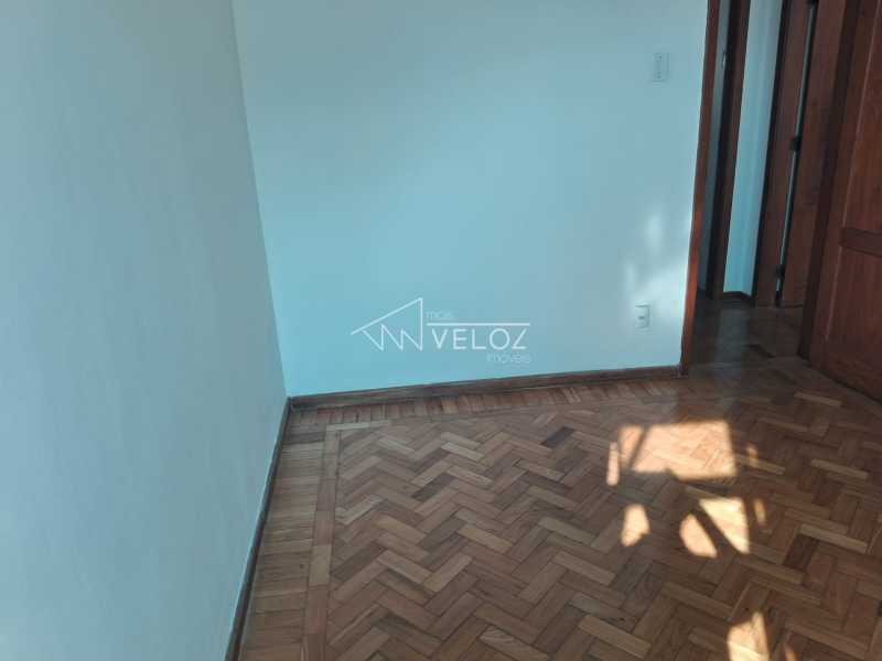 Apartamento à venda com 2 quartos, 75m² - Foto 14