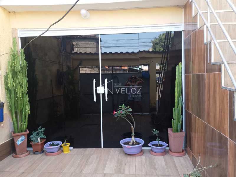 Casa à venda com 3 quartos, 72m² - Foto 1