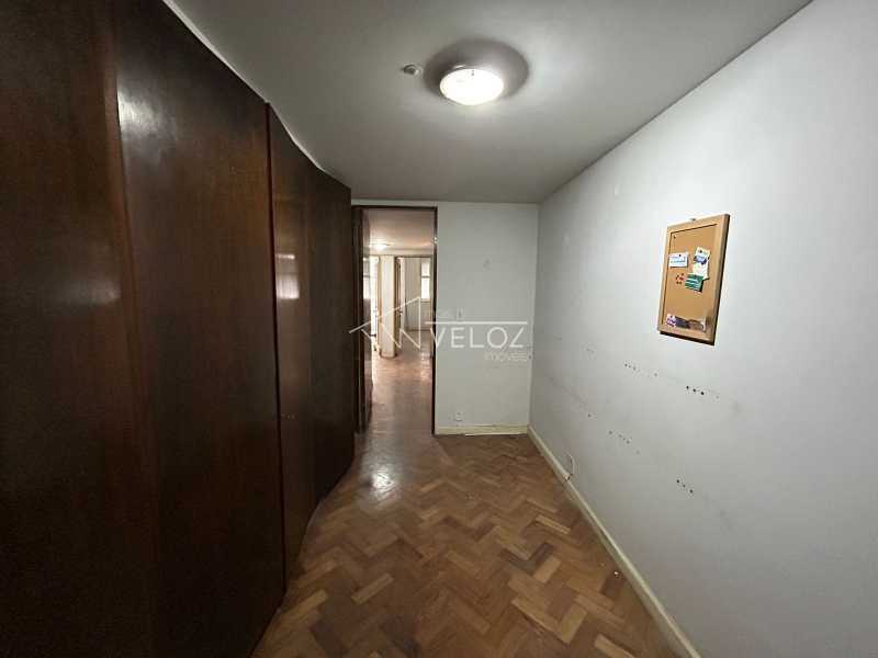 Apartamento à venda com 3 quartos, 248m² - Foto 13