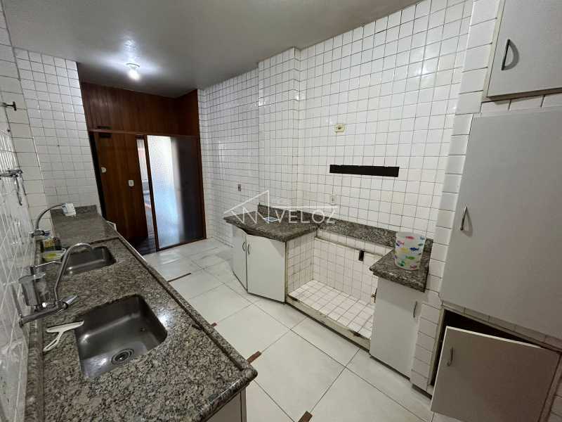 Apartamento à venda com 3 quartos, 248m² - Foto 29