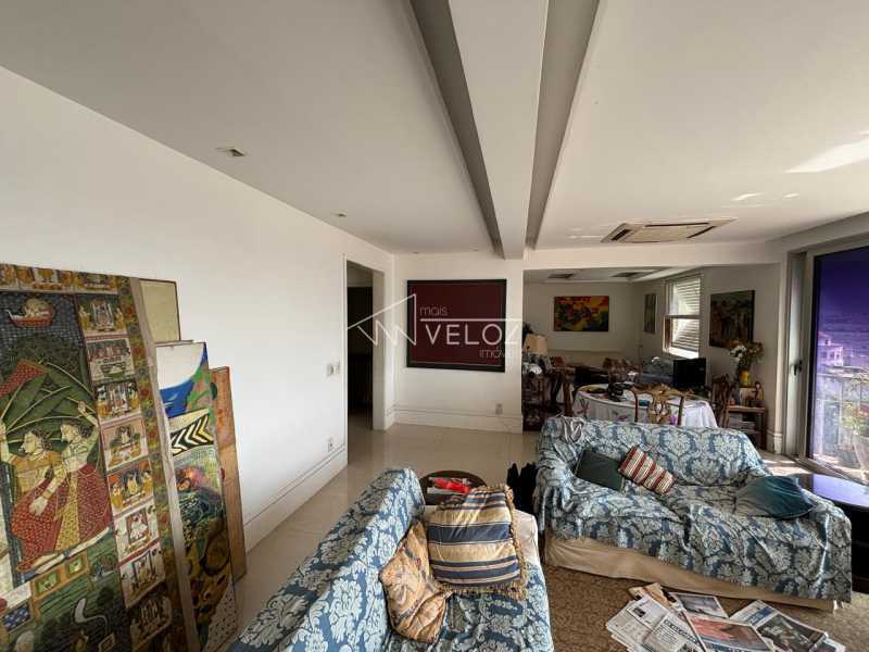 Apartamento à venda com 3 quartos, 160m² - Foto 3