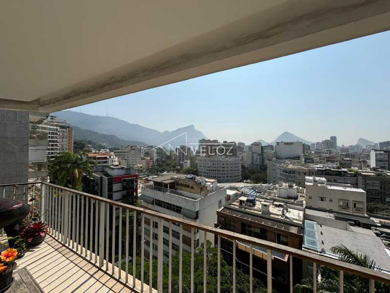 Apartamento à venda com 3 quartos, 160m² - Foto 2