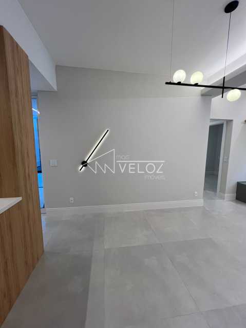 Apartamento à venda com 3 quartos, 102m² - Foto 2