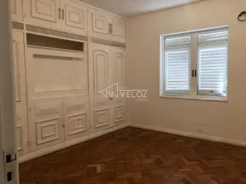 Apartamento à venda com 3 quartos, 160m² - Foto 3