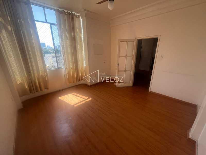 Apartamento à venda com 2 quartos, 106m² - Foto 13