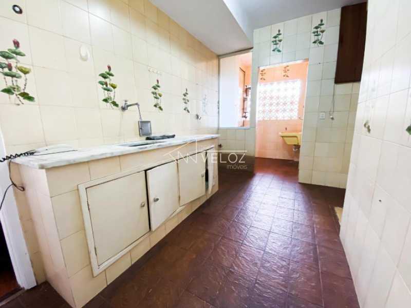 Apartamento à venda com 2 quartos, 64m² - Foto 8