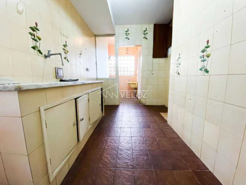 Apartamento à venda com 2 quartos, 64m² - Foto 11