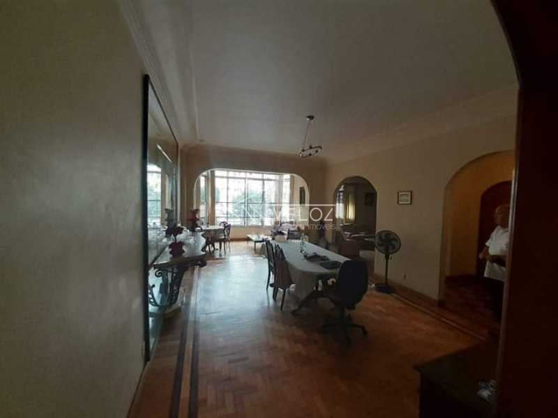 Apartamento à venda com 4 quartos, 250m² - Foto 4