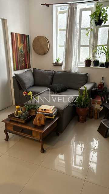 Apartamento à venda com 2 quartos, 61m² - Foto 2