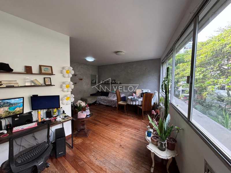 Apartamento à venda com 3 quartos, 136m² - Foto 3