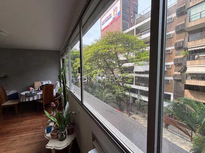 Apartamento à venda com 3 quartos, 136m² - Foto 4