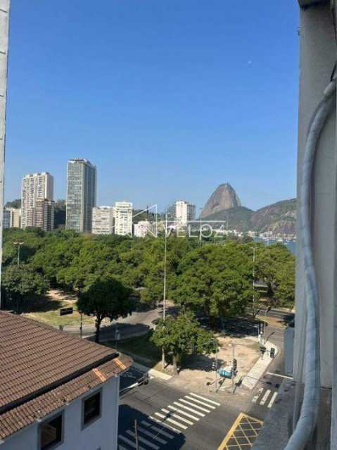 Apartamento à venda com 1 quarto, 32m² - Foto 2