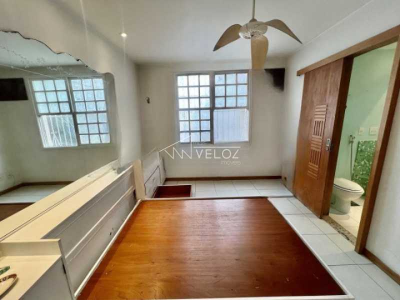 Apartamento à venda com 2 quartos, 70m² - Foto 9