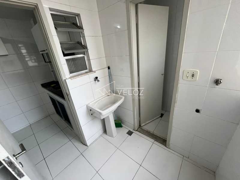 Apartamento à venda com 2 quartos, 75m² - Foto 28