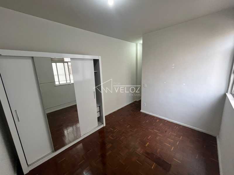 Apartamento à venda com 2 quartos, 75m² - Foto 13