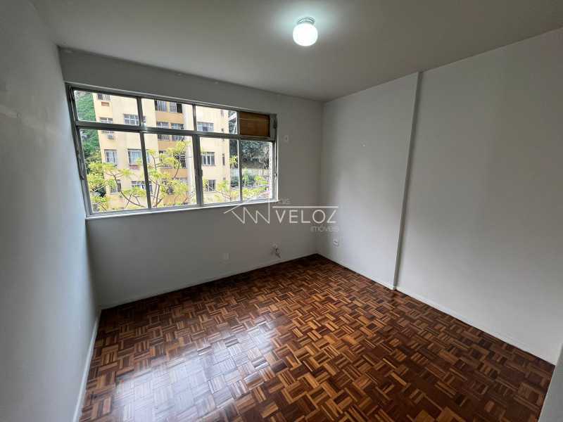 Apartamento à venda com 2 quartos, 75m² - Foto 2