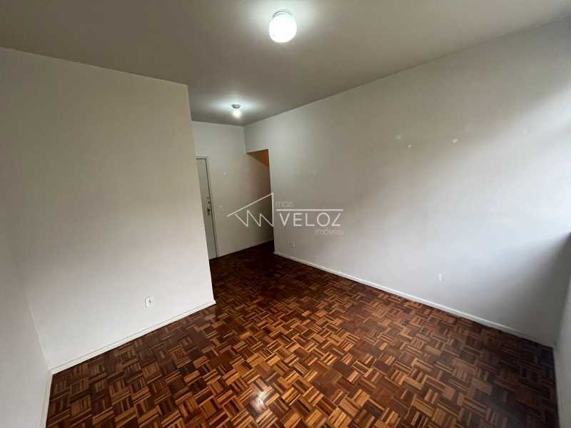 Apartamento à venda com 2 quartos, 75m² - Foto 4