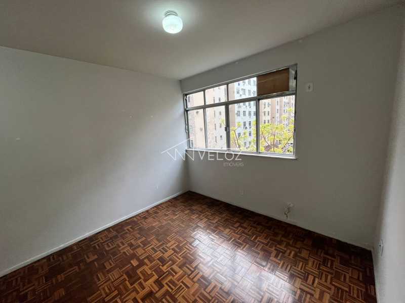 Apartamento à venda com 2 quartos, 75m² - Foto 3