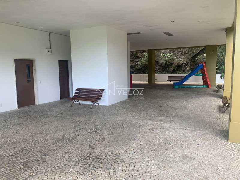 Apartamento à venda com 2 quartos, 69m² - Foto 9