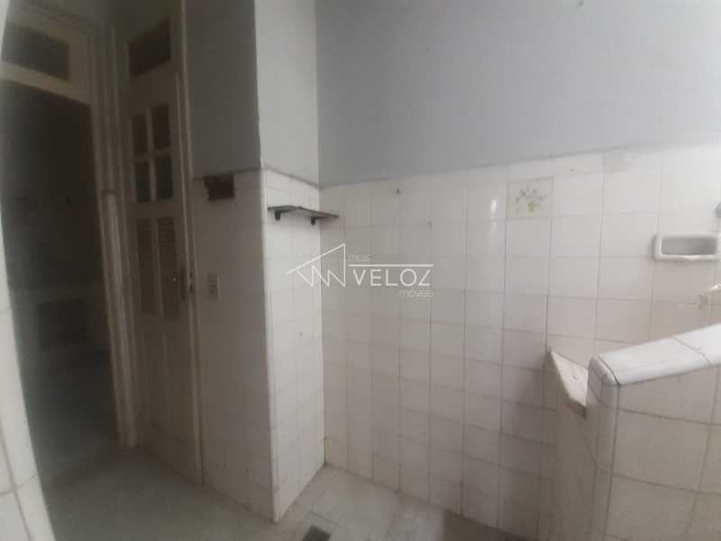 Apartamento à venda com 2 quartos, 70m² - Foto 27