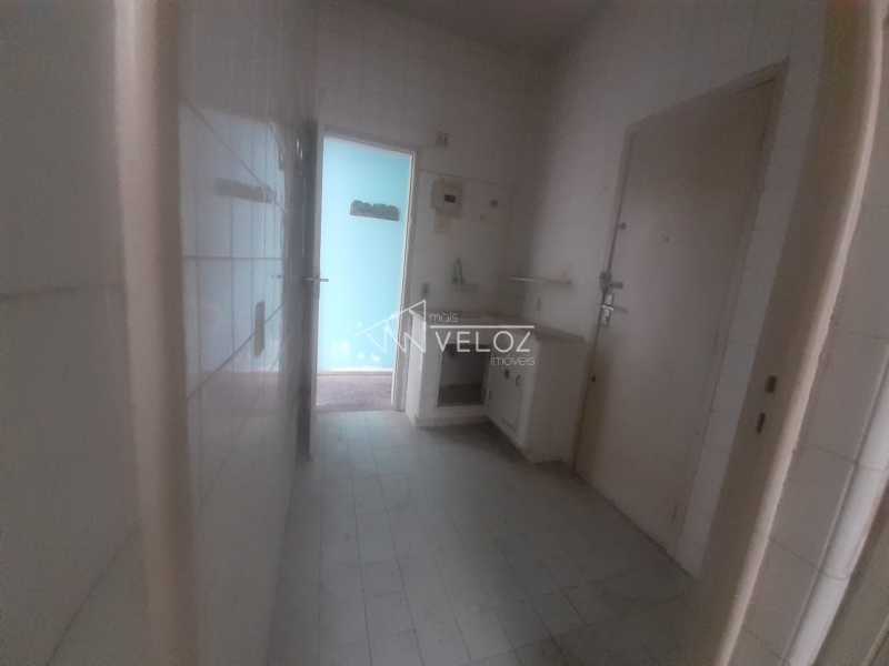 Apartamento à venda com 2 quartos, 70m² - Foto 24