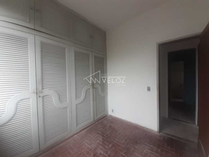 Apartamento à venda com 2 quartos, 70m² - Foto 13