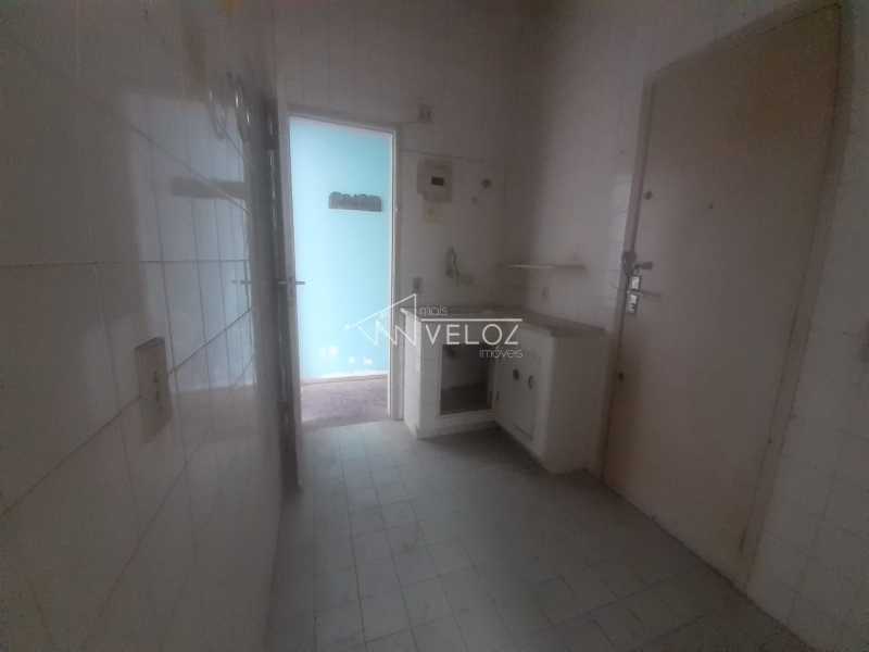 Apartamento à venda com 2 quartos, 70m² - Foto 23