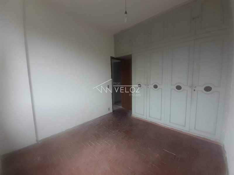 Apartamento à venda com 2 quartos, 70m² - Foto 17