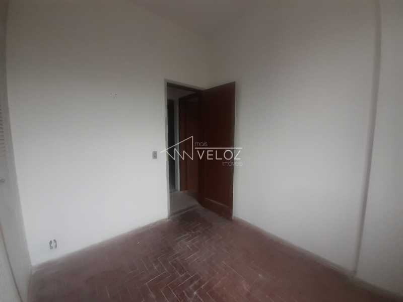 Apartamento à venda com 2 quartos, 70m² - Foto 12