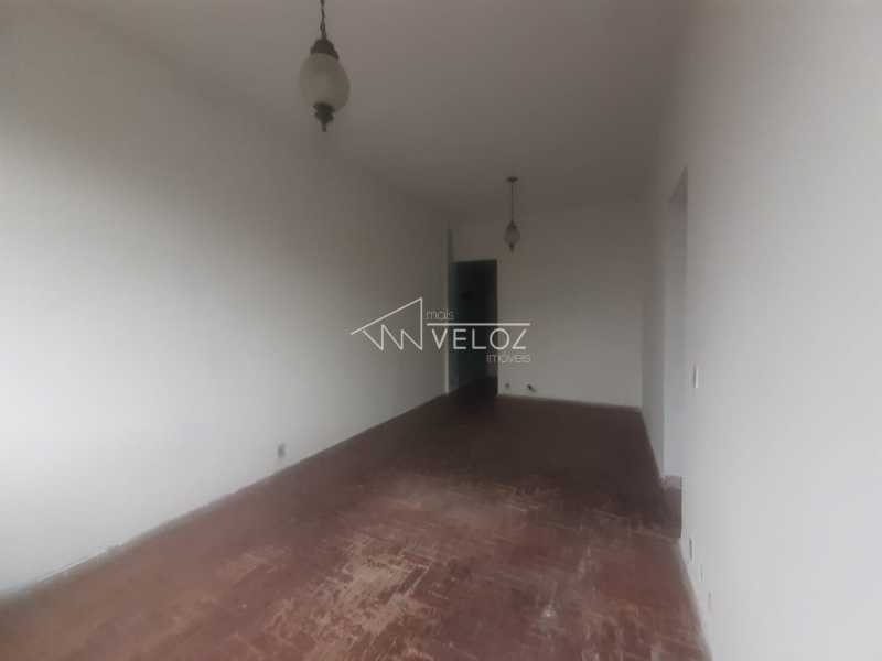 Apartamento à venda com 2 quartos, 70m² - Foto 10