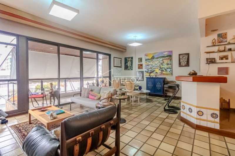 Apartamento à venda com 3 quartos, 137m² - Foto 3