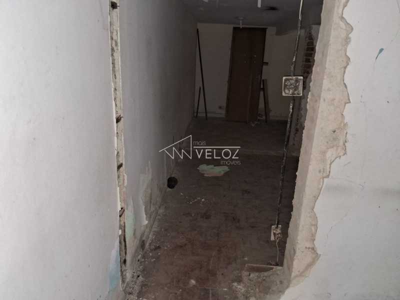 Apartamento à venda com 1 quarto, 61m² - Foto 19