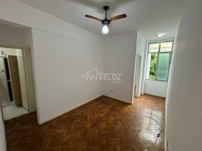 Apartamento à venda com 2 quartos, 56m² - Foto 2