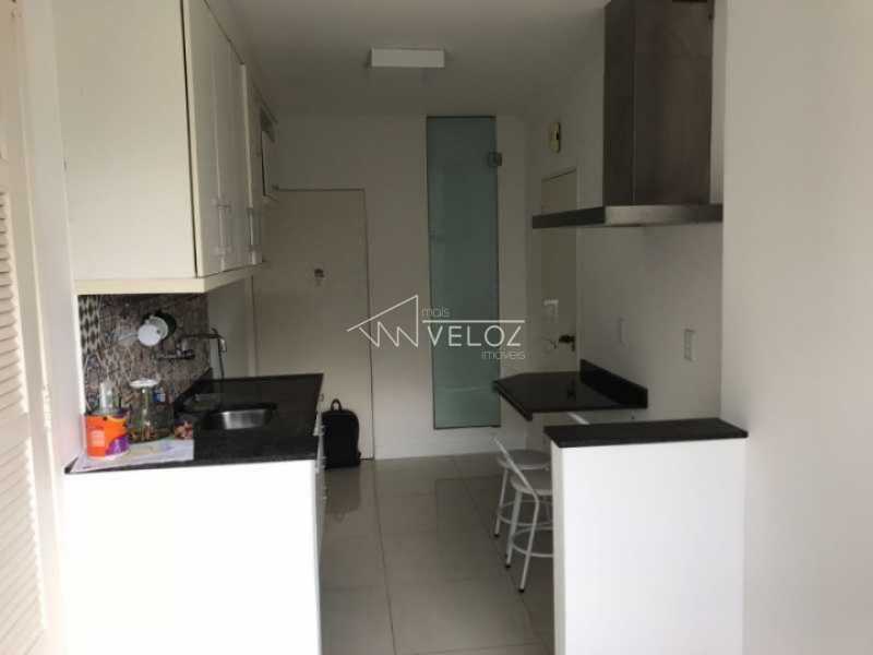 Apartamento à venda com 3 quartos, 85m² - Foto 2