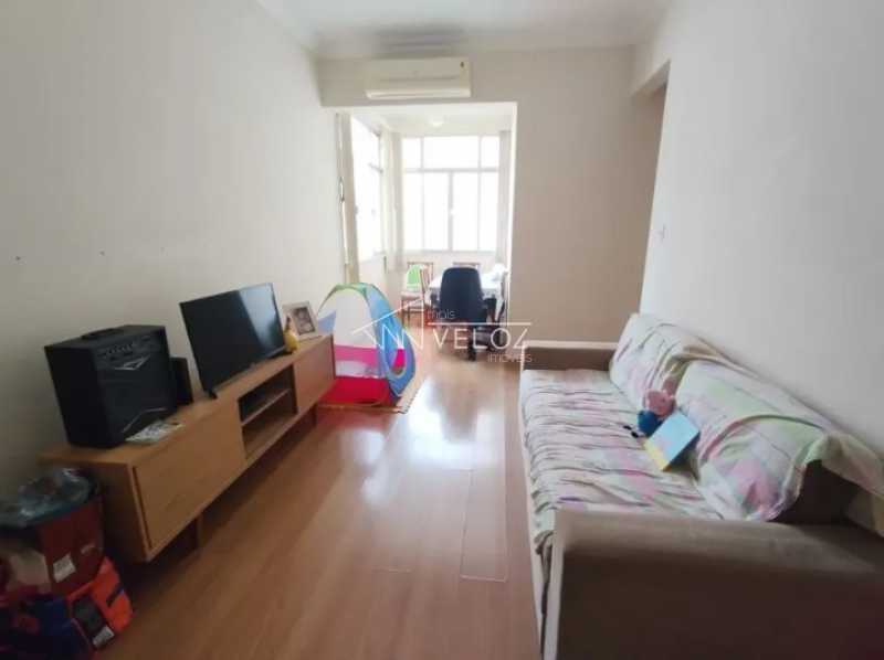 Apartamento à venda com 2 quartos, 75m² - Foto 1