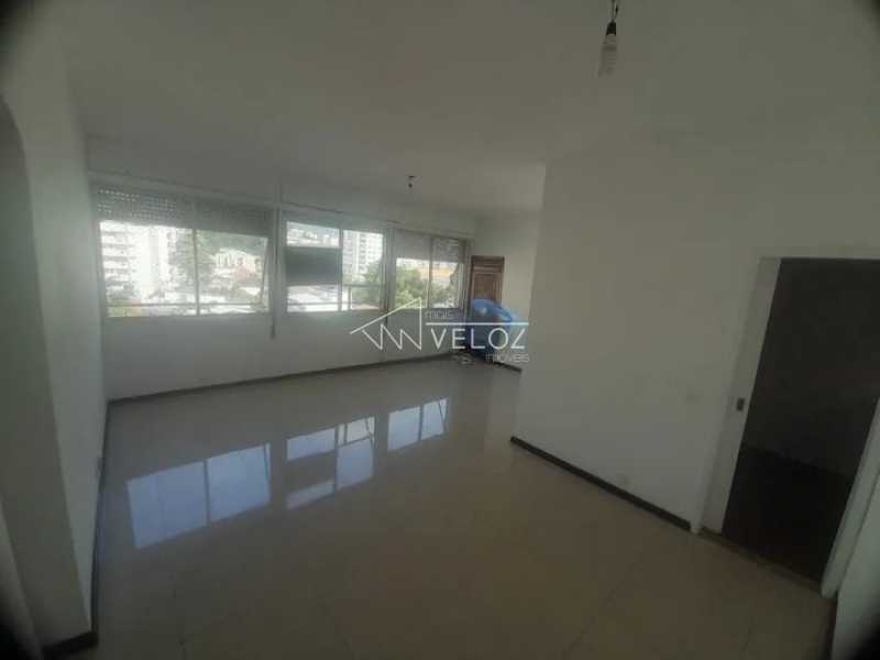 Apartamento à venda com 3 quartos, 110m² - Foto 1